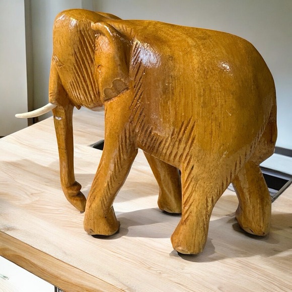 Vintage Carved Walking Wooden ELEPHANT with tusks Jungle Animal Collectible - Picture 4 of 5